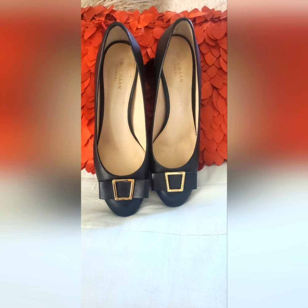 Cole Haan Tali Bow Pumps. Size 7.5